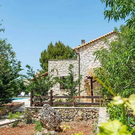 Villa Agrabeli