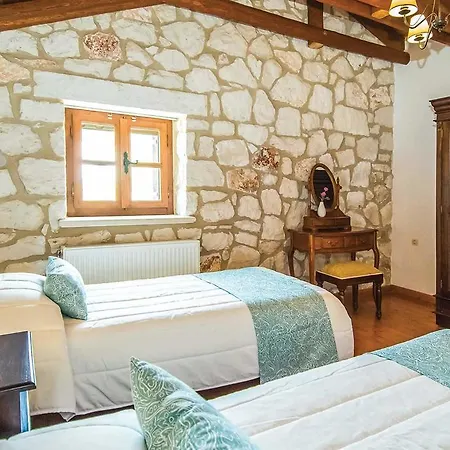 Agrabeli Agios Leon